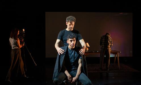 Foto 10 de l'espectacle Els contrabandistes de llibres de Darayya