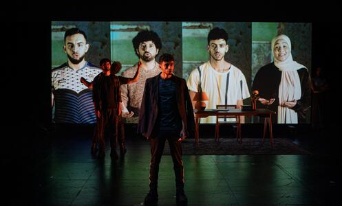 Foto 11 de l'espectacle Els contrabandistes de llibres de Darayya