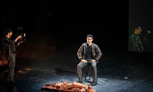 Foto 16 de l'espectacle Els contrabandistes de llibres de Darayya