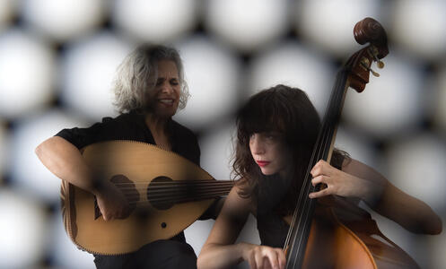 foto-1-Kamilya Jubran i Sarah Murcia