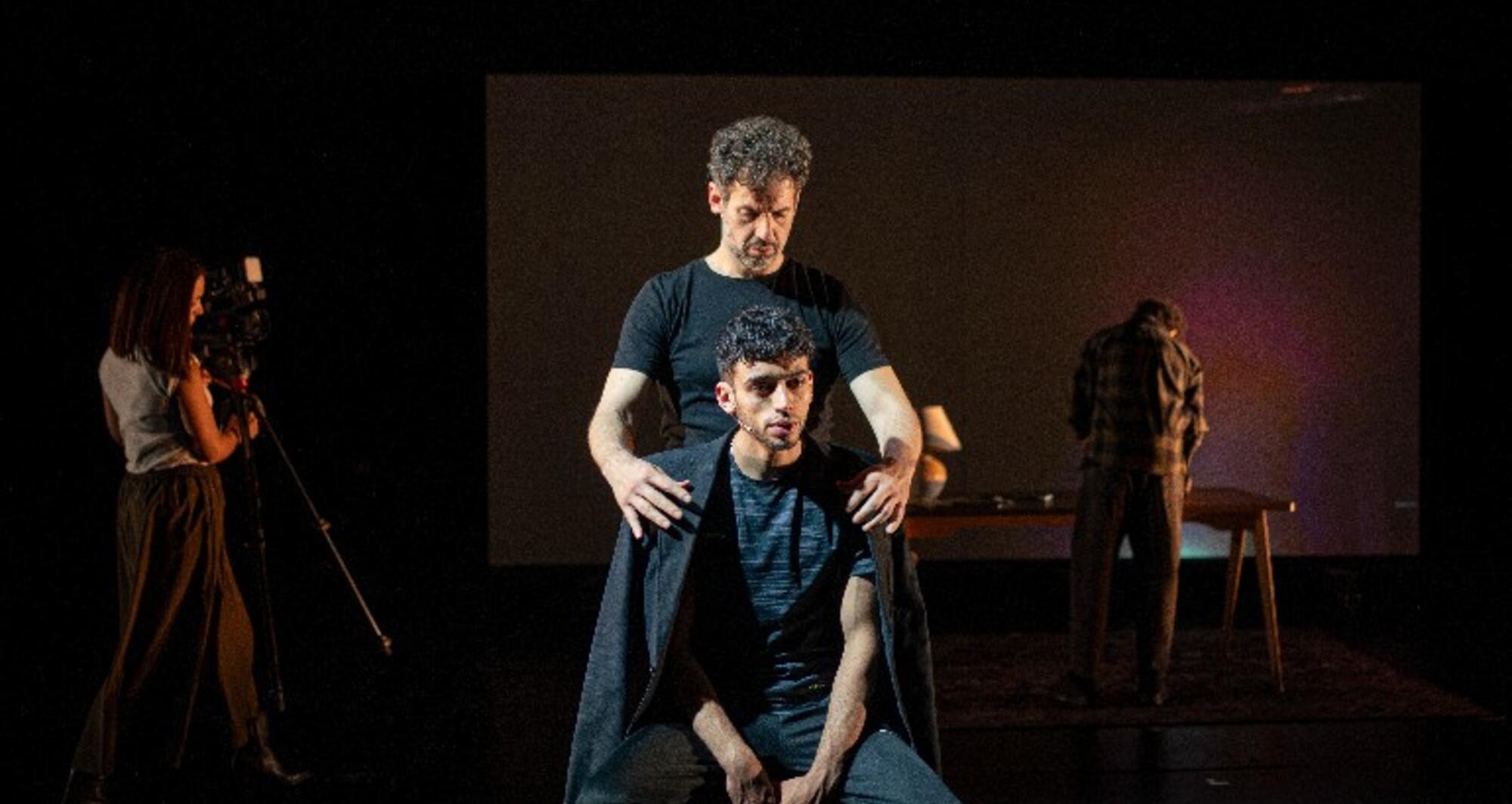 Foto 10 de l'espectacle Els contrabandistes de llibres de Dayya