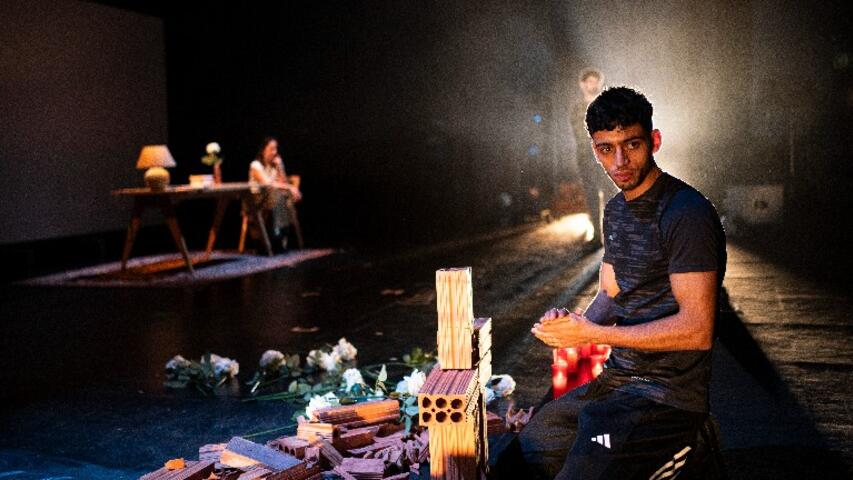 Foto 15 de l'espectacle Els contrabandistes de llibres de Dayya