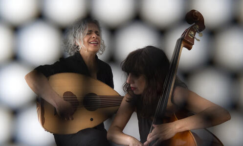 foto-1-Kamilya Jubran i Sarah Murcia
