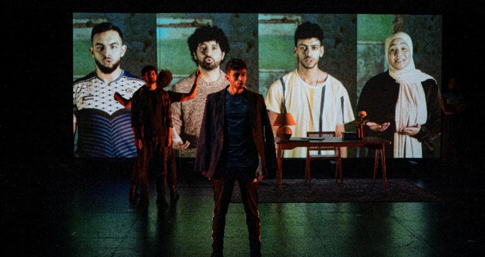 Foto 11 de l'espectacle Els contrabandistes de llibres de Dayya 