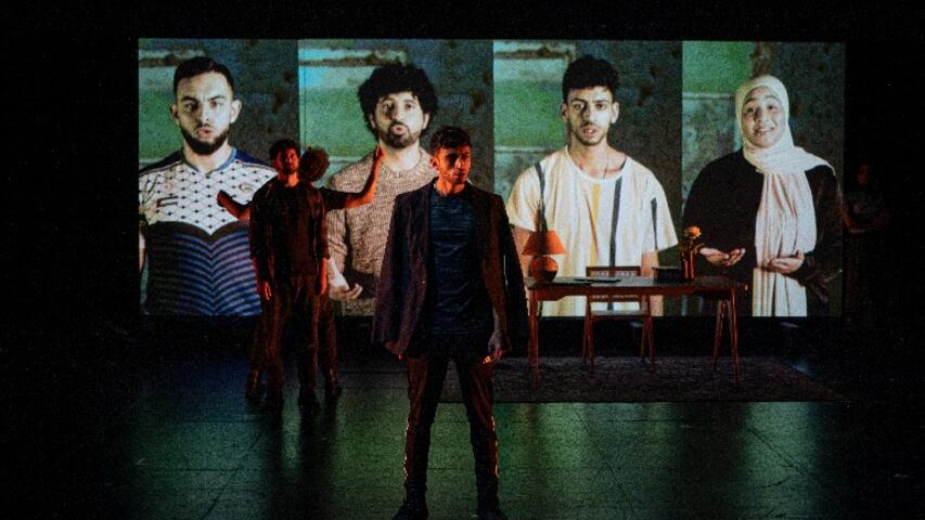 Foto 11 de l'espectacle Els contrabandistes de llibres de Dayya 